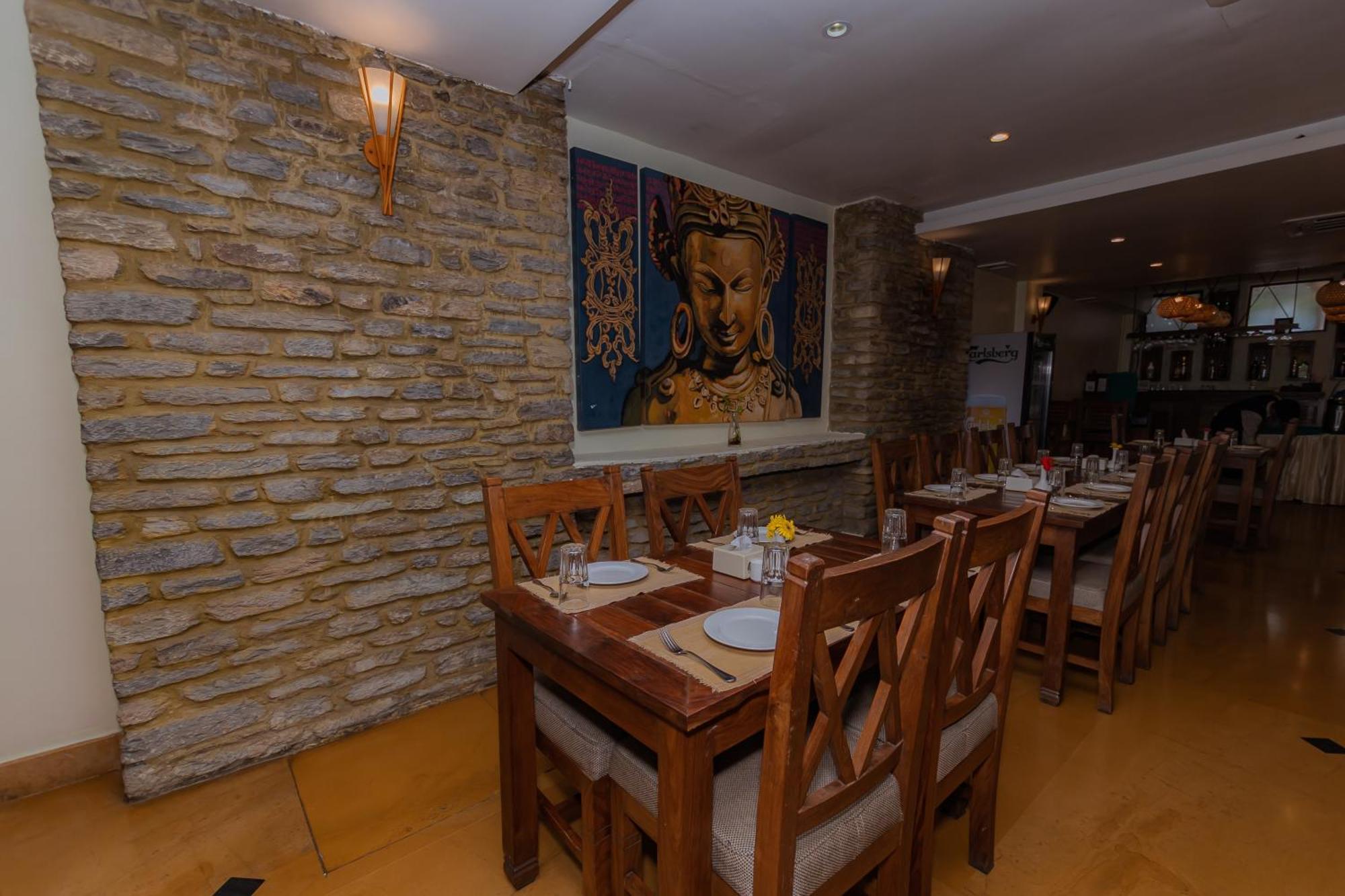 Pokhara Batika Hotel Екстериор снимка