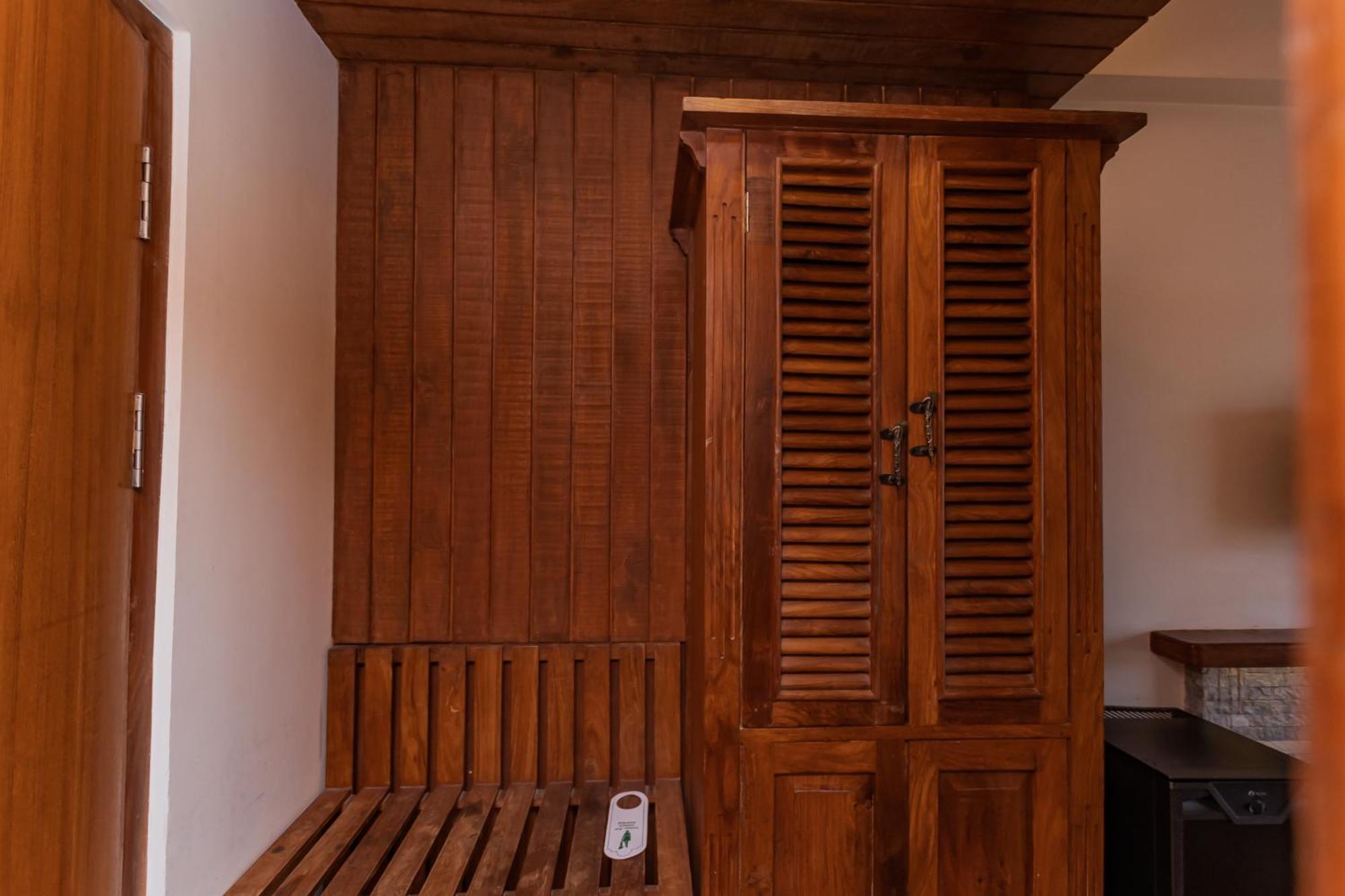 Pokhara Batika Hotel Екстериор снимка