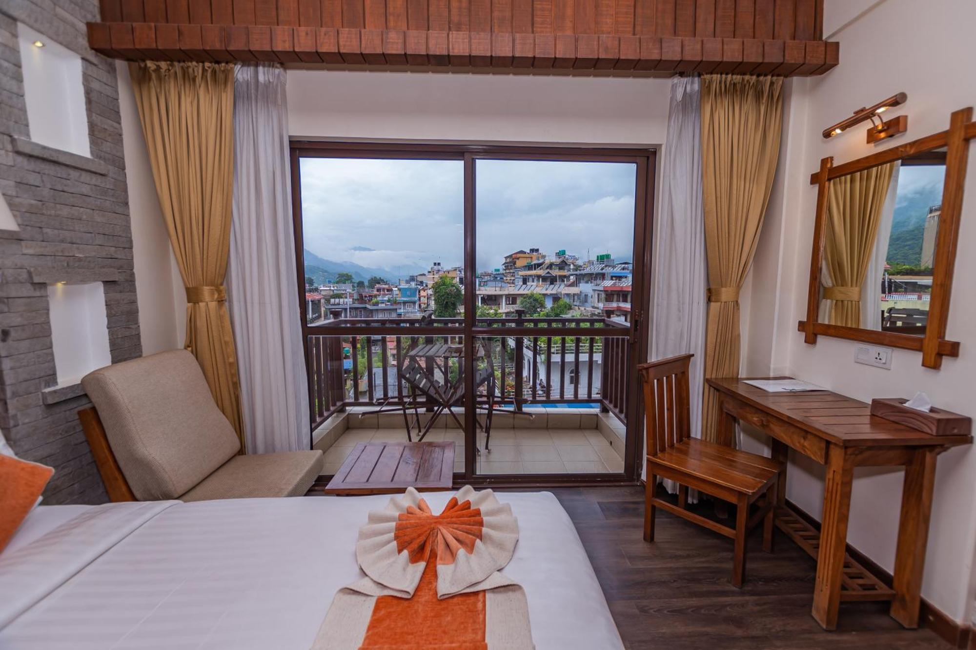 Pokhara Batika Hotel Екстериор снимка