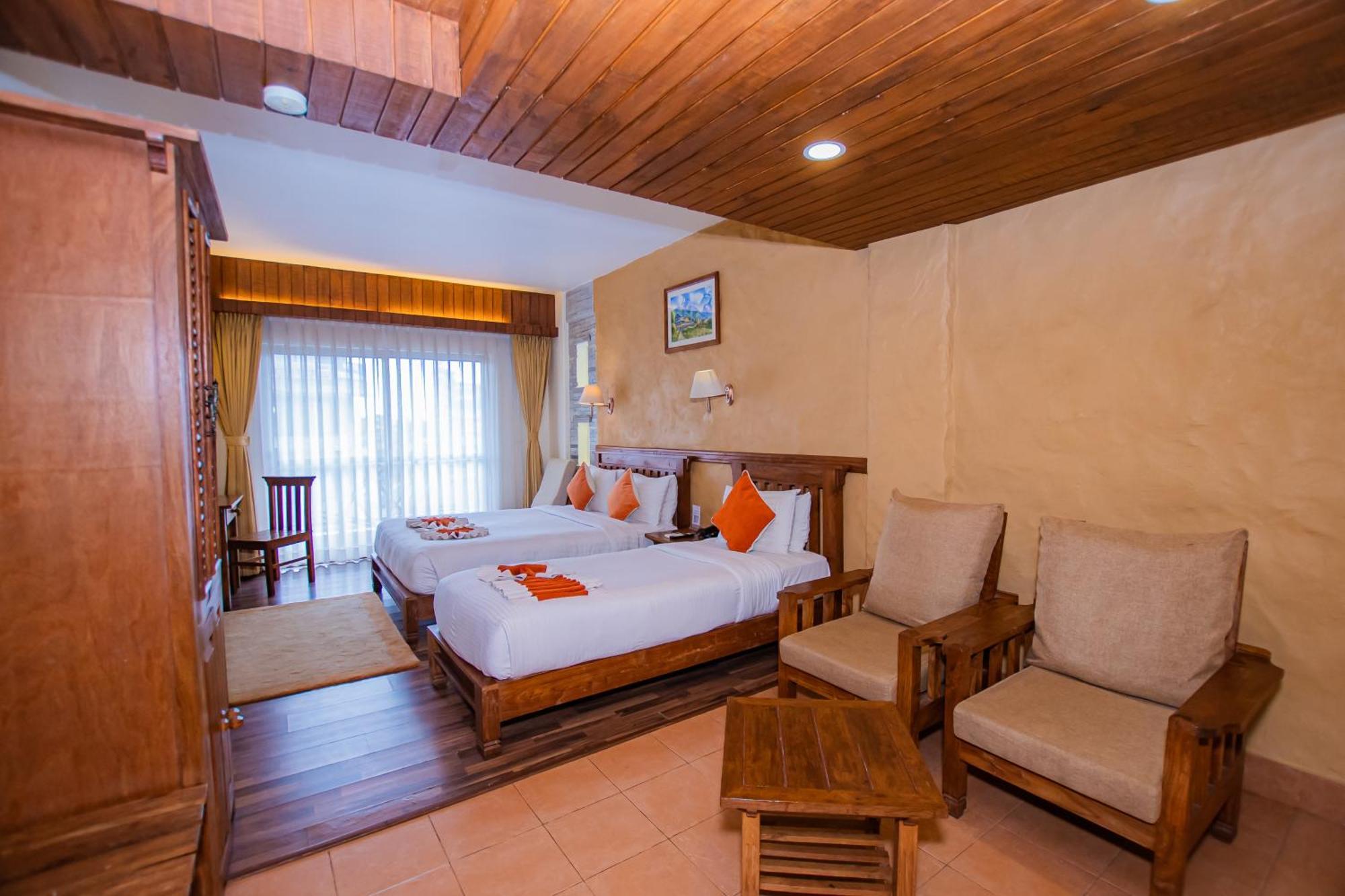 Pokhara Batika Hotel Екстериор снимка