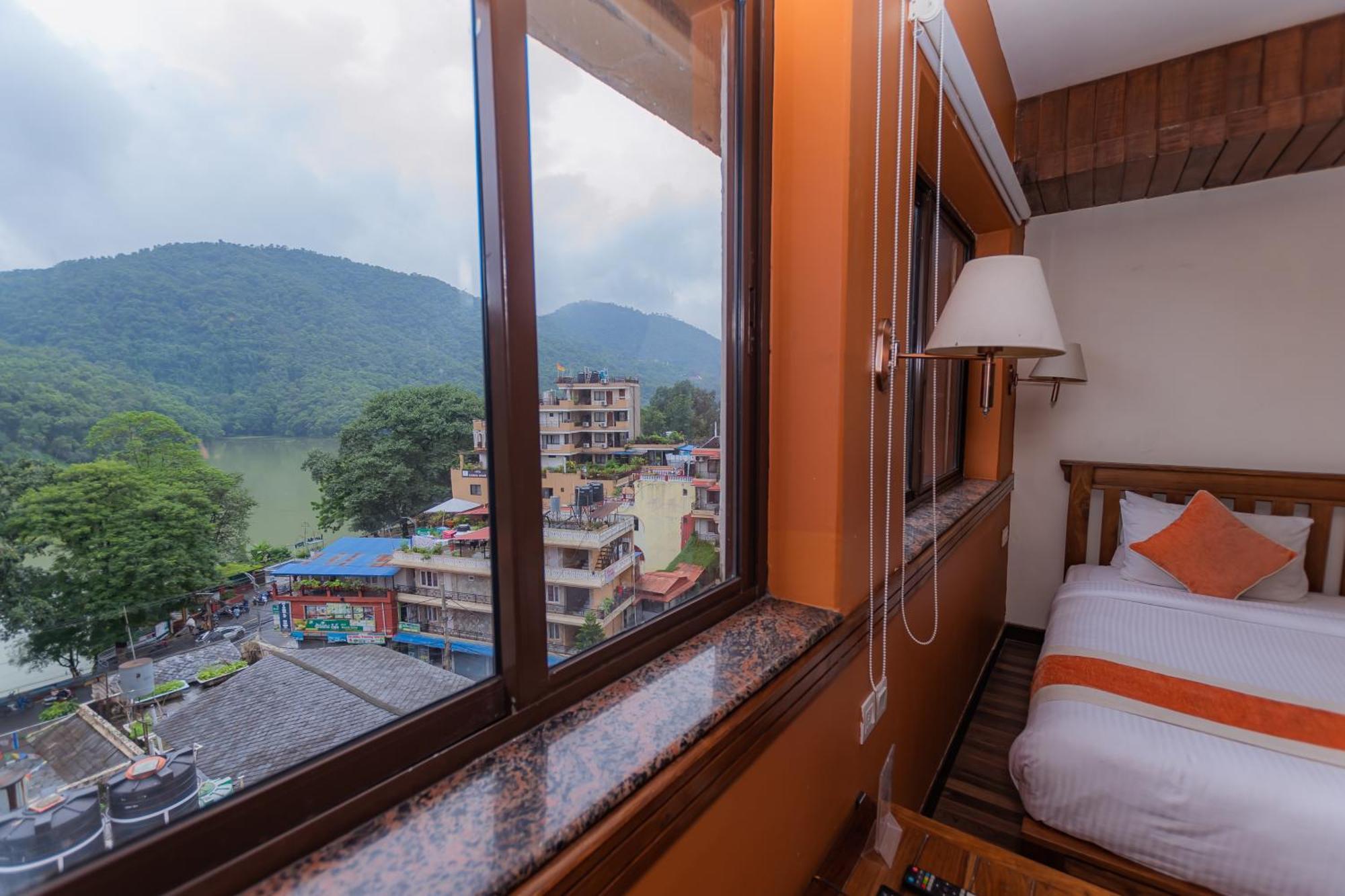 Pokhara Batika Hotel Екстериор снимка