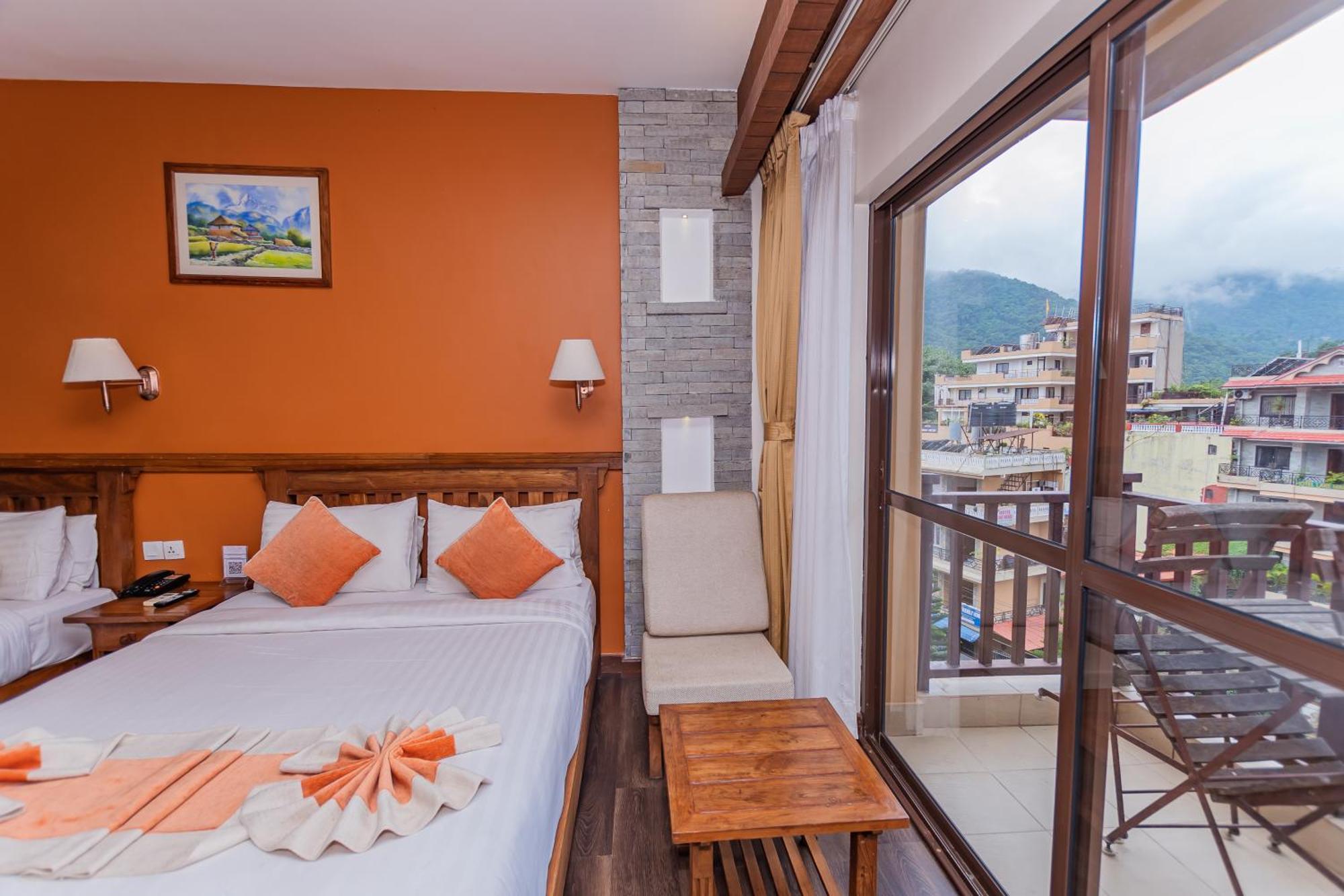 Pokhara Batika Hotel Екстериор снимка
