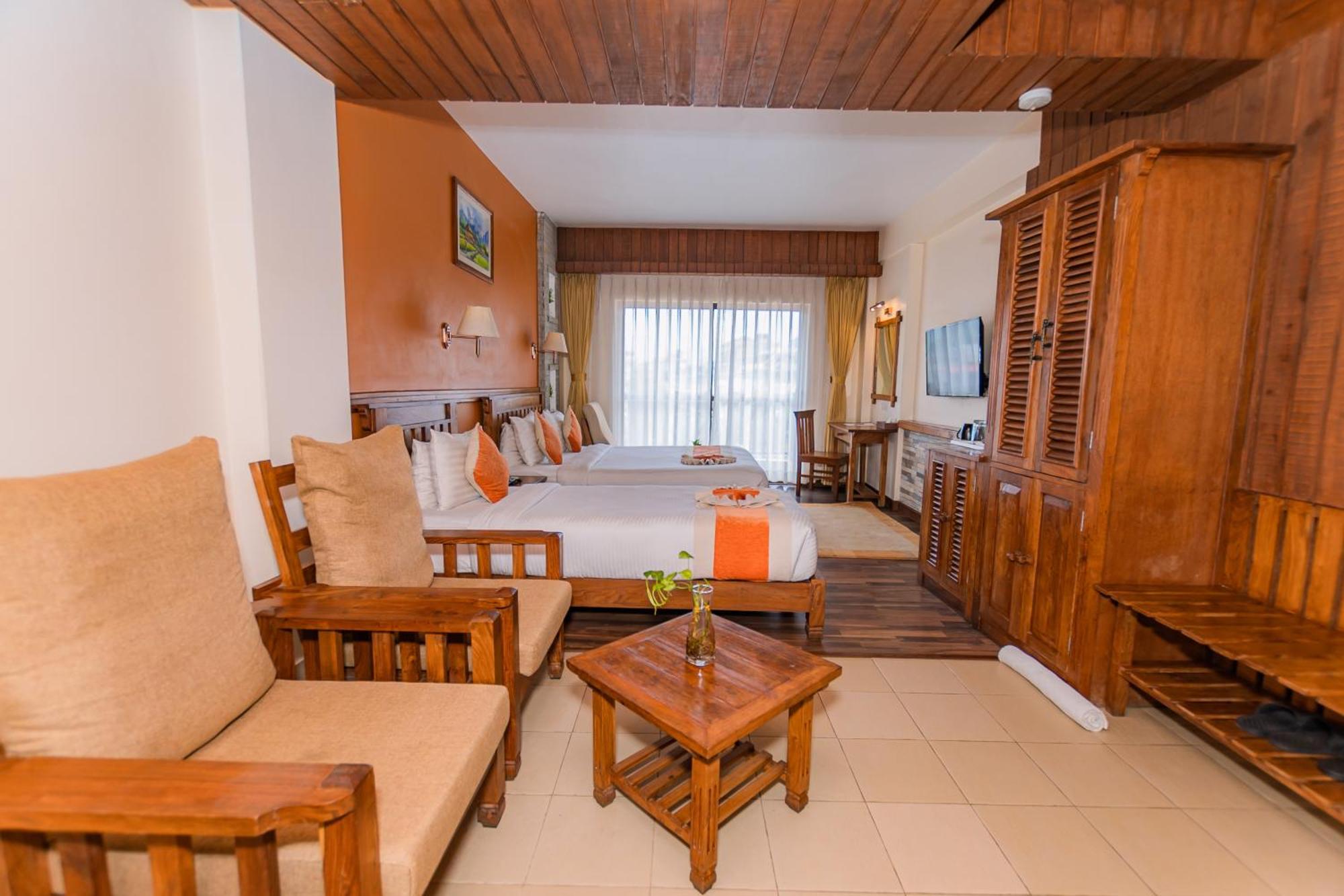 Pokhara Batika Hotel Екстериор снимка