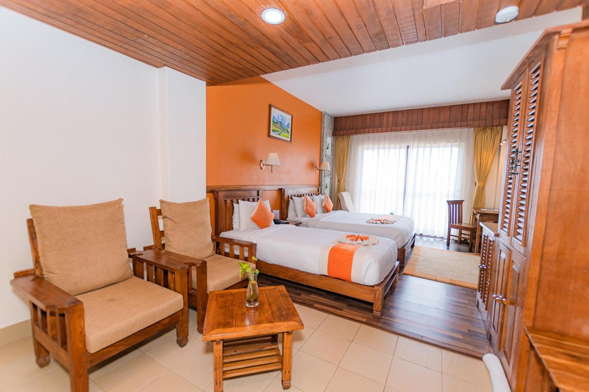 Pokhara Batika Hotel Екстериор снимка