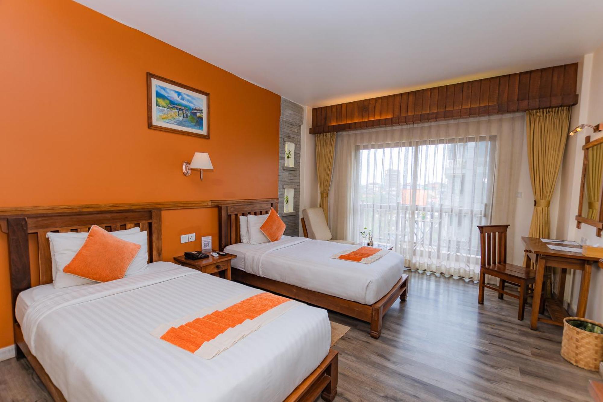 Pokhara Batika Hotel Екстериор снимка