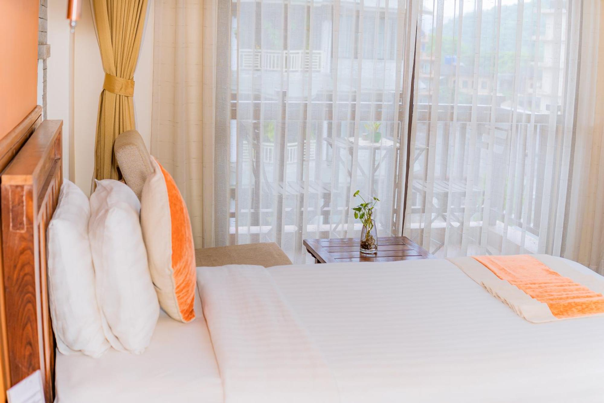 Pokhara Batika Hotel Екстериор снимка