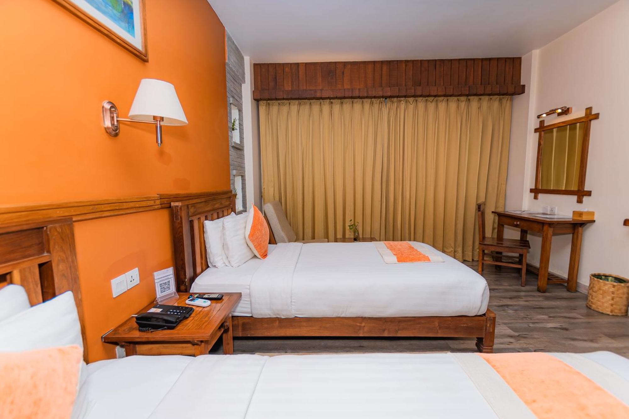 Pokhara Batika Hotel Екстериор снимка