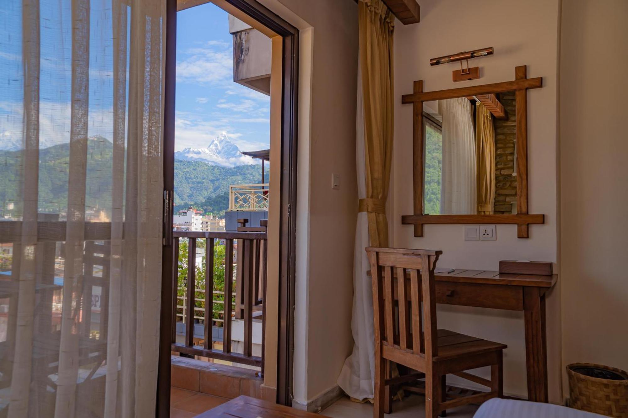 Pokhara Batika Hotel Екстериор снимка