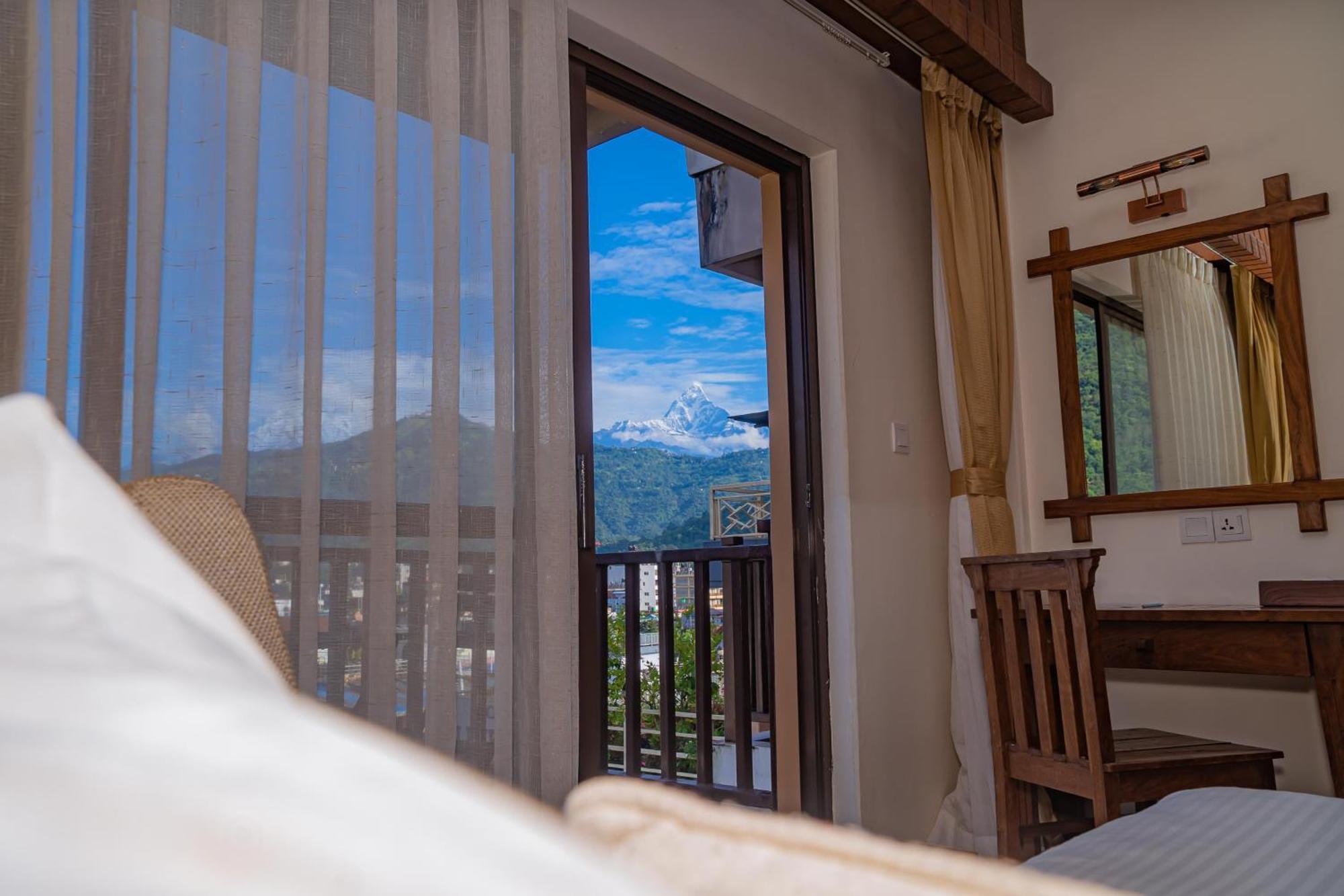 Pokhara Batika Hotel Екстериор снимка