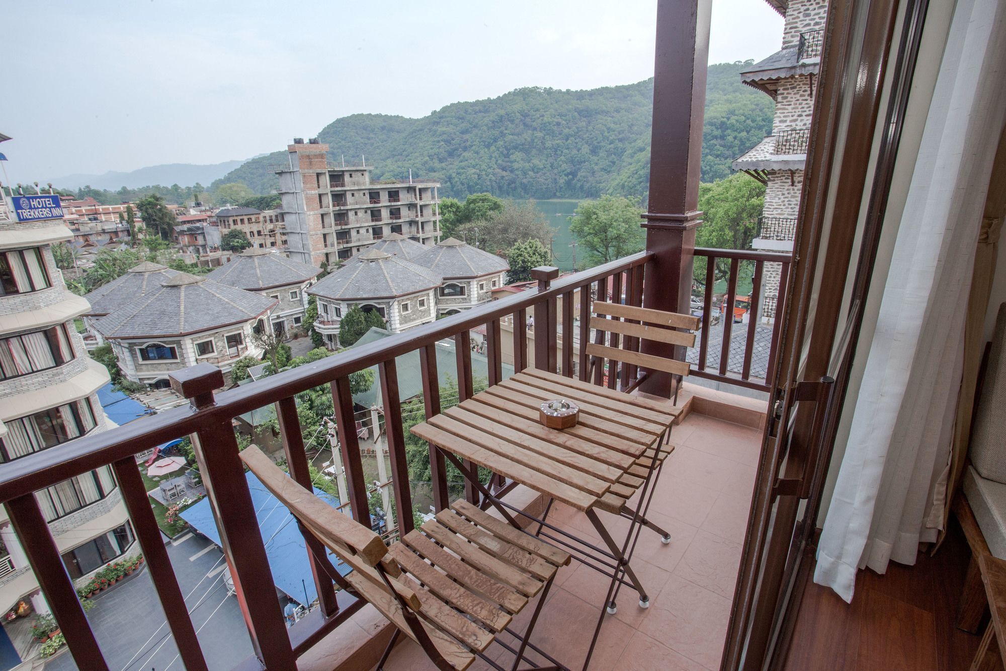 Pokhara Batika Hotel Екстериор снимка