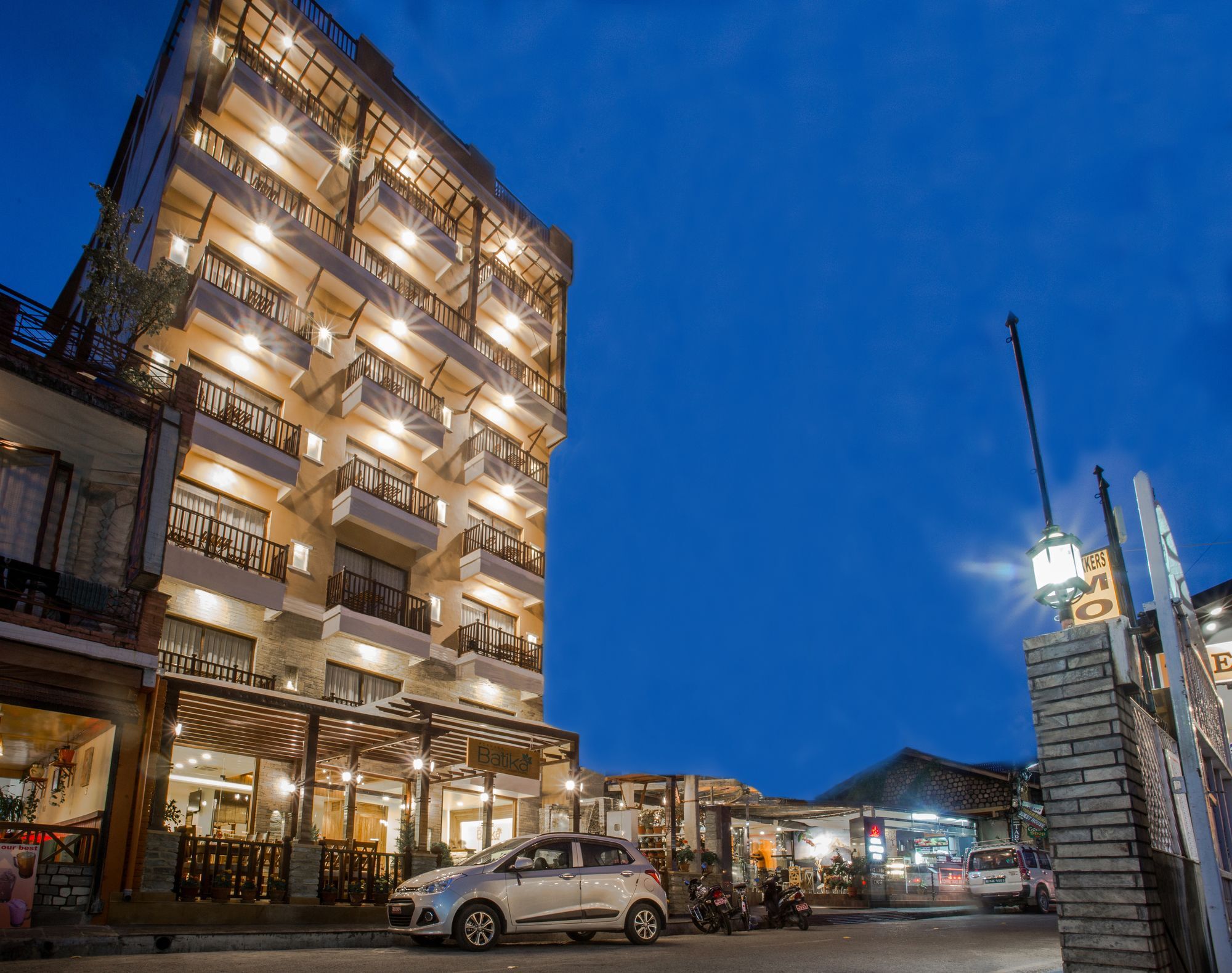 Pokhara Batika Hotel Екстериор снимка
