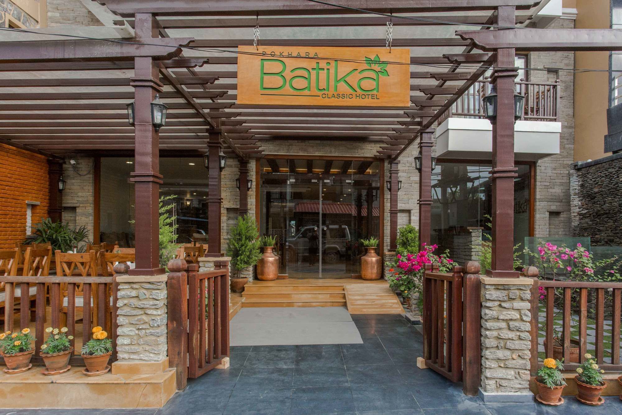 Pokhara Batika Hotel Екстериор снимка